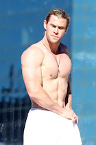 Chris Hemsworth : chris-hemsworth-1515788301.jpg