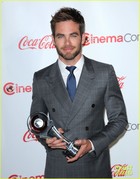 Chris Pine : chris-pine-1366396049.jpg