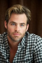 Chris Pine : chris-pine-1392908743.jpg