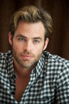 Chris Pine : chris-pine-1402068054.jpg