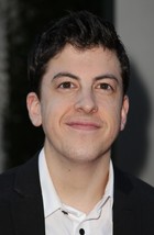 Christopher Mintz-Plasse : christopher-mintz-plasse-1335130399.jpg