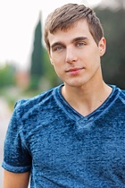 Cody Linley : cody-linley-1425570720.jpg