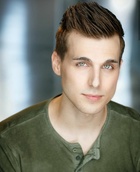 Cody Linley : cody-linley-1544125392.jpg