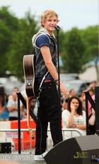 Cody Simpson : cody-simpson-1319138212.jpg