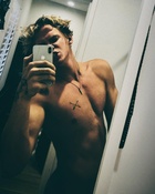 Cody Simpson : cody-simpson-1528165081.jpg