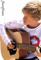 Cody Simpson : codysimpson_1267981653.jpg