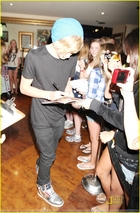 Cody Simpson : codysimpson_1286386661.jpg