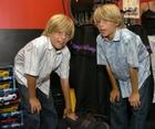 Cole & Dylan Sprouse : TI4U_u1144529217.jpg