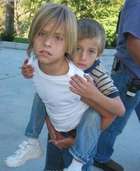 Cole & Dylan Sprouse : TI4U_u1149859243.jpg