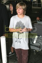 Cole & Dylan Sprouse : TI4U_u1221094454.jpg