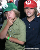 Cole & Dylan Sprouse : pics_vidgameawards_big_3.jpg