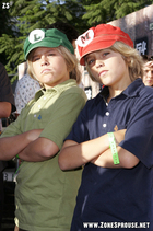 Cole & Dylan Sprouse : pics_vidgameawards_big_4.jpg