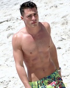 Colton Haynes : colton-haynes-1461185105.jpg