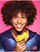 Corbin Bleu : corbin_bleu_1175365547.jpg