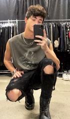 Corbyn Besson : corbyn-besson-1602602442.jpg