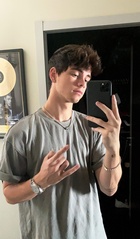 Corbyn Besson : corbyn-besson-1603854197.jpg