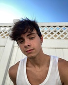 Corbyn Besson : corbyn-besson-1603990440.jpg