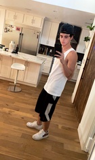 Corbyn Besson : corbyn-besson-1603990455.jpg