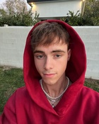 Corbyn Besson : corbyn-besson-1644818762.jpg