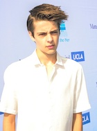 Corey Fogelmanis : corey-fogelmanis-1444640925.jpg