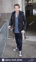 Corey Fogelmanis : corey-fogelmanis-1462592560.jpg