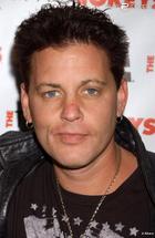 Corey Haim : corey-haim-1337552160.jpg