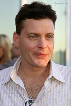 Corey Haim : corey-haim-1337552171.jpg