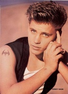 Corey Haim : corey-haim-1578865940.jpg