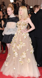 Dakota Fanning : TI4U1401988363.jpg