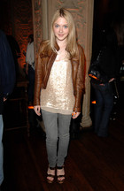 Dakota Fanning : dakota-fanning-1361050818.jpg