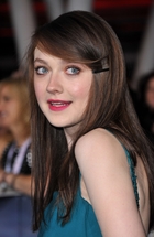 Dakota Fanning : dakota-fanning-1361051043.jpg