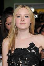 Dakota Fanning : dakota-fanning-1378399468.jpg