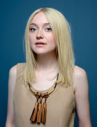 Dakota Fanning : dakota-fanning-1378661450.jpg