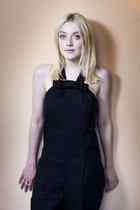 Dakota Fanning : dakota-fanning-1392084749.jpg