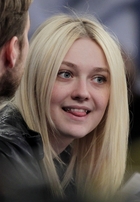 Dakota Fanning : dakota-fanning-1392225107.jpg