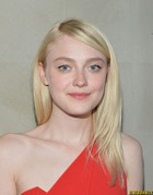 Dakota Fanning : dakota-fanning-1401555762.jpg