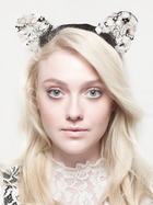 Dakota Fanning : dakota-fanning-1401988280.jpg