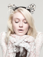 Dakota Fanning : dakota-fanning-1401988290.jpg