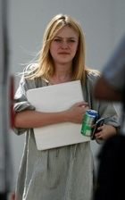 Dakota Fanning : dakota_fanning_1251175088.jpg