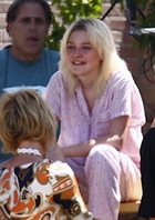 Dakota Fanning : dakota_fanning_1256224520.jpg