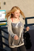 Dakota Fanning : dakota_fanning_1257380133.jpg