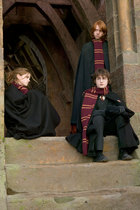 Daniel Radcliffe : triooncastlesteps.jpg