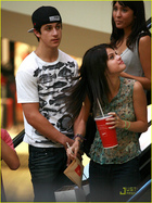 David Henrie : TI4U_u1223487775.jpg