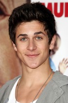 David Henrie : david-henrie-1339638859.jpg