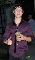 David Henrie : david-henrie-1357349808.jpg