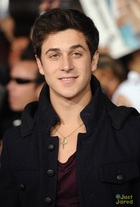 David Henrie : david-henrie-1357349843.jpg