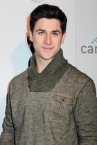 David Henrie : david-henrie-1369962621.jpg