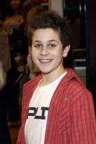 David Henrie : david_henrie_1212081430.jpg