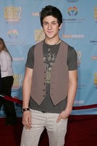 David Henrie : david_henrie_1215284853.jpg