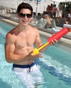 David Henrie : david_henrie_1289950898.jpg